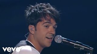 Luis Fonsi  Gritar En Vivo Premios Juventud 2011 en Univision [upl. by Gilroy385]