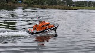 Fowey life boat in 110 scale on the water [upl. by Tnarud649]