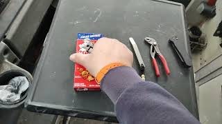 how to properly open a box of cracker jacks [upl. by Aliab]