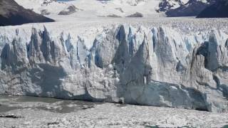 Impresionante desprendimiento del glaciar Perito Moreno [upl. by Nebra]