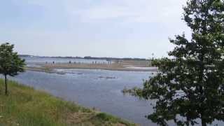 Bürger von Fischbeck auf dem Weg ins überflutete Dorf Hochwasser 2013 [upl. by Grof]