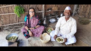 णझणीत चुलीवरच गावाकडच्या पद्धतीने बनवलेलं भरलं खारं वांग  Stuffed Brinjal Masala  Bharli Vangi [upl. by Nodnal603]