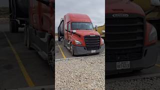 KW or Freightliner t680 cascadia texas fyp shorts camiones scrapmetalrecycling trucking yt [upl. by Elvah30]