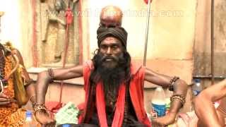 A vida dos Aghori Sadhus  Documentário [upl. by Tjader563]