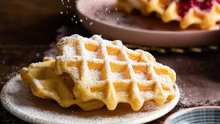 Fluffig knusprige Belgische Waffeln mit Kirschen in 20 Minuten Rezept ohne Hefe [upl. by Ylevol26]