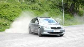 Kleiner PowerslideDrift mit dem Skoda Superb 36 4x4 [upl. by Mcquillin]