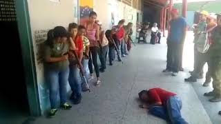 Milicianos Venezolanos entrenando cuando sean ATACADOS por la US Army 😳 😜 😭 [upl. by Gerrilee]