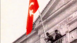 Cumhuriyet Şarkısı  Bağımsızlık her şeyin evin ekmeğin aşın [upl. by Yrrum]