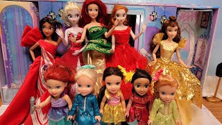 Elsa amp Anna toddlers at Christmas fashion show  Barbie  dresses  LOL surprise mega runway playset [upl. by Normandy708]