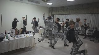 SUPER JUNIORDampE 슈퍼주니어DampE 촉이 와 CHOK CHOK DANCE Everybodys CHOK CHOK DANCE [upl. by Wettam201]