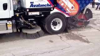 Balayeuse Schwarze M6 Avalanche  Street Sweeper Street Cleaner Veegmachine [upl. by Notniuq]