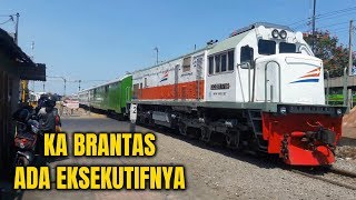 KA BRANTAS ditambah 2 Kereta EKSEKUTIF [upl. by Nwatna]