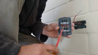 tutorial electricidad  como instalar un enchufe o tomacorriente doble [upl. by Arocet]