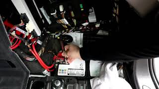 Bmw F30  F31 Auto Batterie wechseln  Registrieren [upl. by Onej]