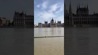 🇭🇺 Dans plusieurs régions en Hongrie y compris la capitale Budapest le Danube a débordé [upl. by Htezzil602]