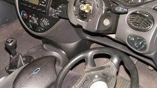 Steering wheel removal on a Ford Focus [upl. by Salter492]