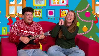 Pwy Syn Dŵad Dros y Bryn  Cân Siôn Corn  Nadolig Cymraeg ar Cyw  Welsh Christmas Songs [upl. by Oakleil289]