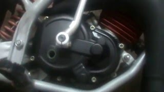 Minimoto Cross Malaguti Grizzly 10 TEN Cambio aceite motor y cambio Change oil engine Video 25 [upl. by Hoye892]