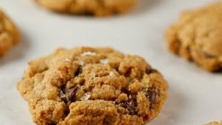 Try the Chocolate Chip Cookie Recipe Rachael Ray Cant Stop Raving About [upl. by Sair92]