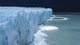 Los glaciares national park Argentine the moment of the collapse アルゼンチン、ロスグラシアレス国立公園 氷河崩落の瞬間 [upl. by Whetstone]