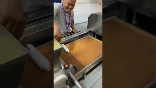 Mesin pembuat Kue Lapis food kulinerjajan shortvideo shorts [upl. by Enytsuj]