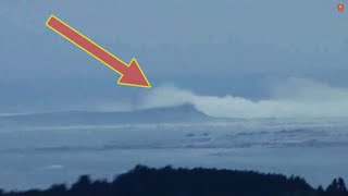 Arive of 30m100ft high Wave in Kesennuma  Tsunami Japan 2011 [upl. by Ociredef]