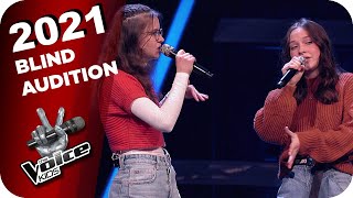 Julia Michaels  Issues Alicia amp Jasmina  The Voice Kids 2021  Blind Auditions [upl. by Ellimac]