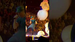 El bano bad bunny  Enrique Iglesias live performance el baño enriqueiglesias badbunny songoos [upl. by Umeko884]