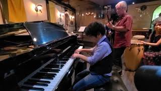 茶色の小瓶  Little Brown Jug  jazz piano  8 year old [upl. by Revert]