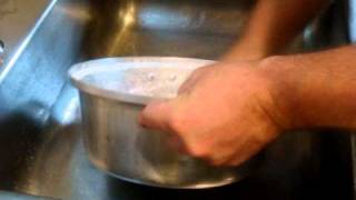 Fastest way to clean a stained aluminum pot [upl. by Polinski]