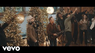 Chris Tomlin  A Christmas Alleluia ft Lauren Daigle amp Leslie Jordan Lyric Video [upl. by Akibma483]