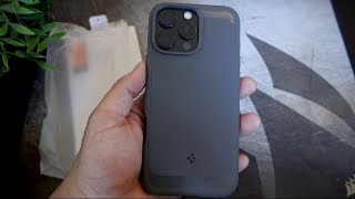 Spigen Rugged Armor Case iPhone 16 Pro Max [upl. by Desirea]