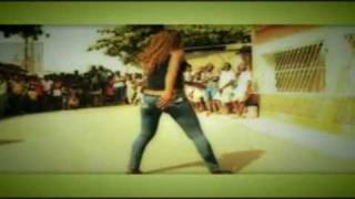 Kuduro com Música Tradicional de Angola  Kelly Stress Dança Angola 2010 [upl. by Granese]