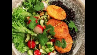 Thai fishcakes  Köket [upl. by Ennairej]