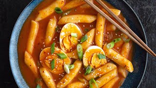 Tteokbokki  Korean Spicy Rice Cake Stir Fry 10 Minute Prep [upl. by Gayleen]