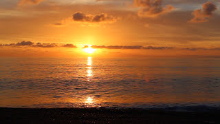 Sentire il rilassante suono delle onde del mare al tramonto [upl. by Anaila]