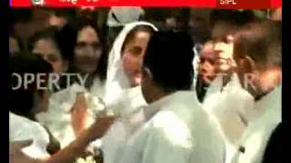 Fans friends and family say goodbye to Nawab Pataudi [upl. by Burkitt]