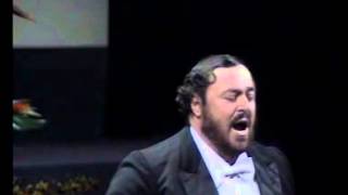 Luciano Pavarotti  Per la gloria dadorarvi Bari 1984 [upl. by Sialac]