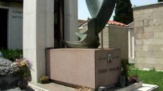 Grave from Renzo Pasolini at Rimini quotCimitero Monumentalequot [upl. by Leveridge]