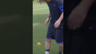 Messi palleggia con un’arancia [upl. by Melac]