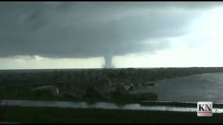 KENOSHA TWIN WATERSPOUTS OVER LAKE MICHIGAN IN WISCONSIN Water Spouts [upl. by Zak]