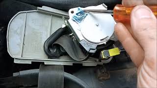 cinturon de seguridad bloqueado reparalo tu mismo  seat belt locked repair it yourself [upl. by Benn]