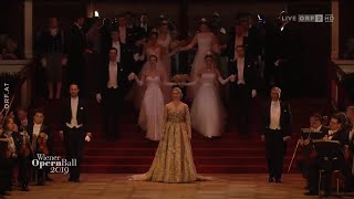 Opernball 2019  Einzug der Debütanten [upl. by Riabuz716]