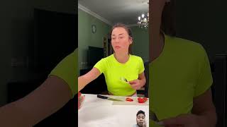 Trick to slice a strawberry 🍓 food strawberry fruit foodie slice [upl. by Emmett]