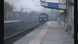 CoimbatoreRajkot Express at Umroli [upl. by Nabroc]