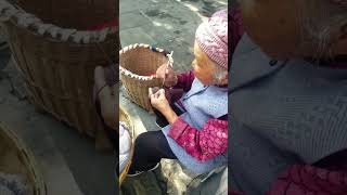 An old lady makes hats on the street with her skilled craftsmanship [upl. by Golda]