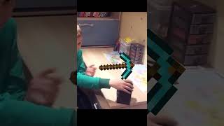 POV  TON PETIT FRERE CASSE SON TELEPHONE  minecraft shorts [upl. by Sydney]