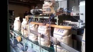 25KG kraft paper bag packing machine pvc powder bagging machinewwwfinopackcom [upl. by Nylaf194]