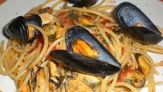 Ricetta SPAGHETTI CON COZZE E POMODORO [upl. by Jaco]