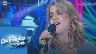 Claudia Gerini canta quotCalifanoquot  Domenica In 20012019 [upl. by Rednas]